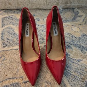Steve Madden red pumps